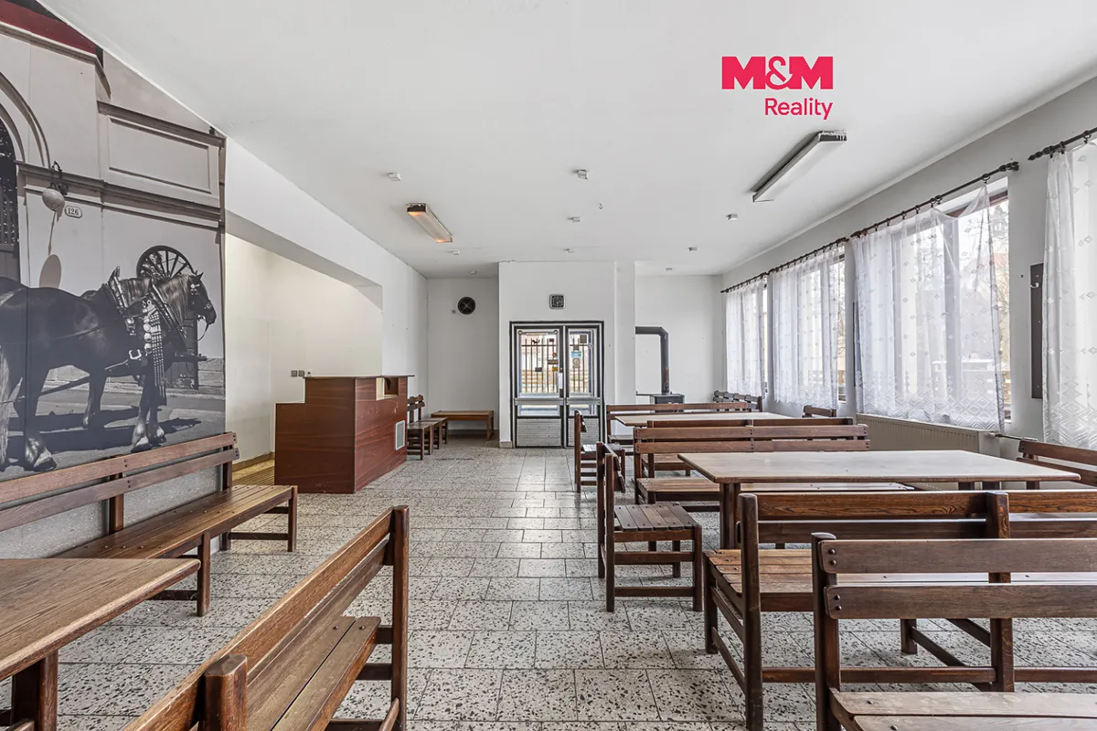 Prodej rodinného domu 345 m², pozemek 557 m²